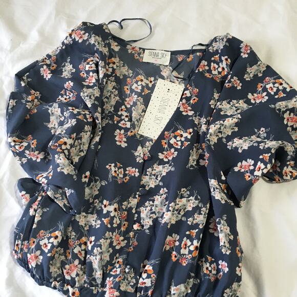 NWT Sienna Sky Navy floral short sleeve HI-LOW elastic waist SIZE M blouse - Picture 5 of 12